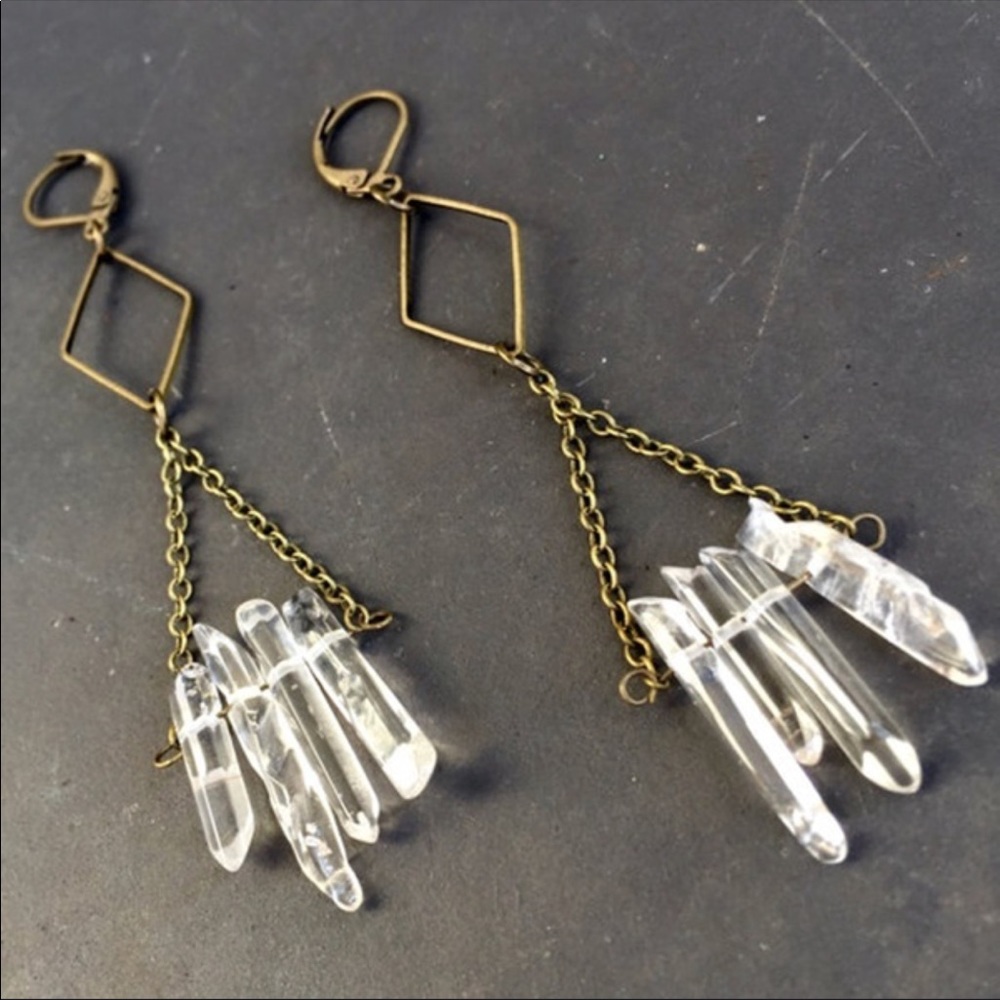Raw crystal chain drop earrings - Picture 3 of 5
